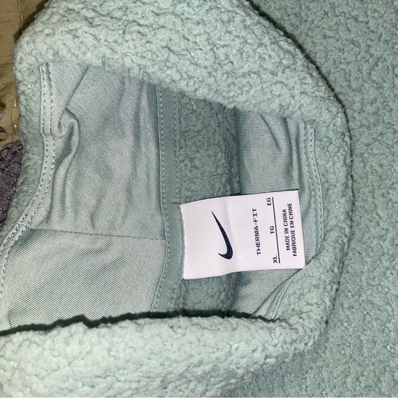 Nike Therma-Fit Sweater - Picture 3 of 3